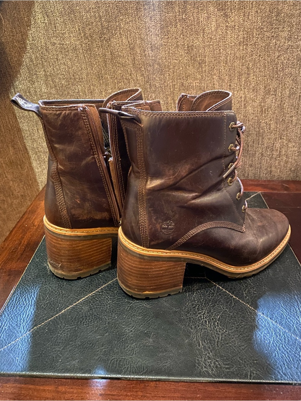 Timberland Women's Brown Leather Lace-Up and Zip Ankle Boots - Picture 2 of 3